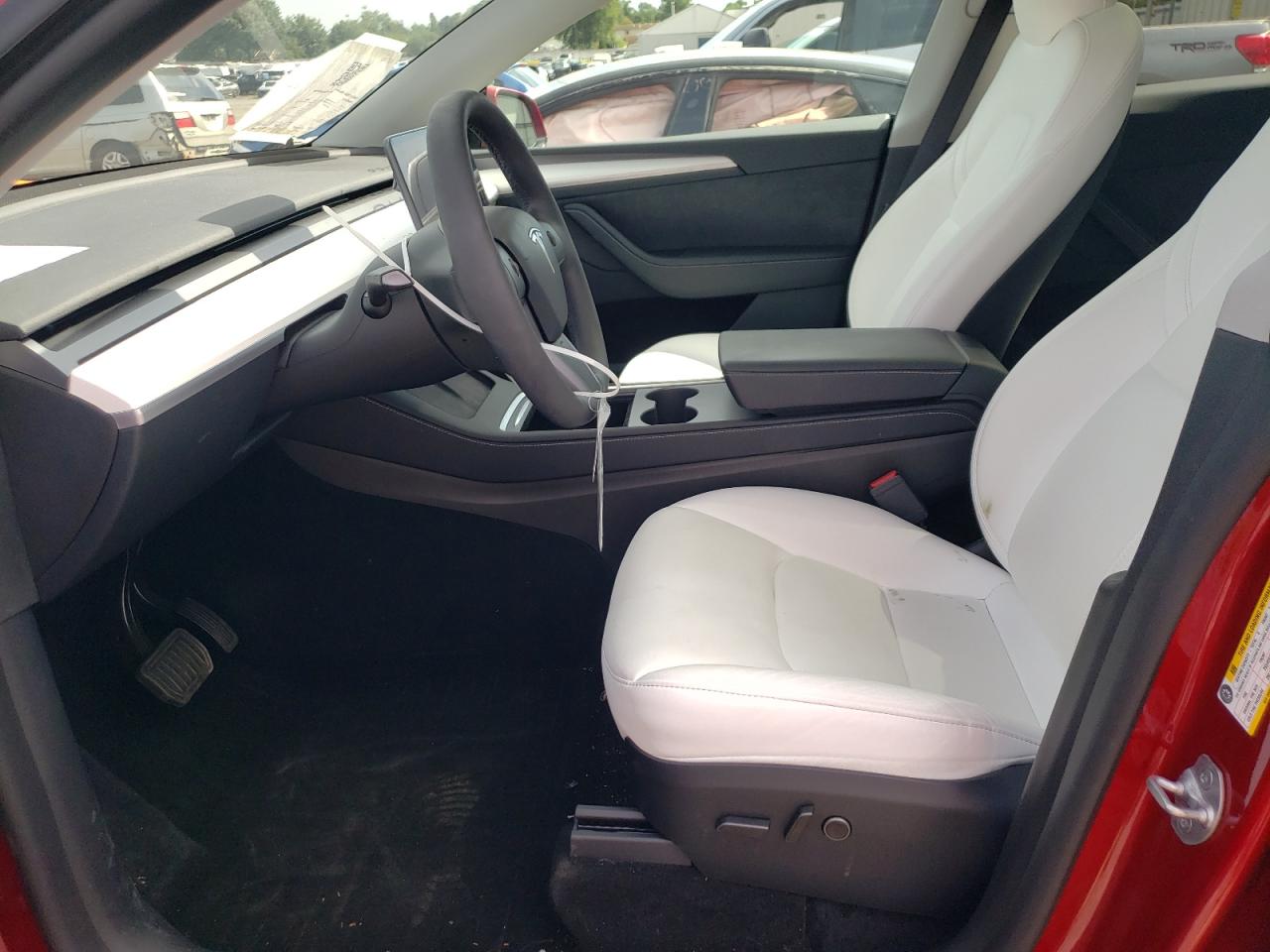 2024 Tesla Model Y VIN: 7SAYGDEE2RA258805 Lot: 69405855