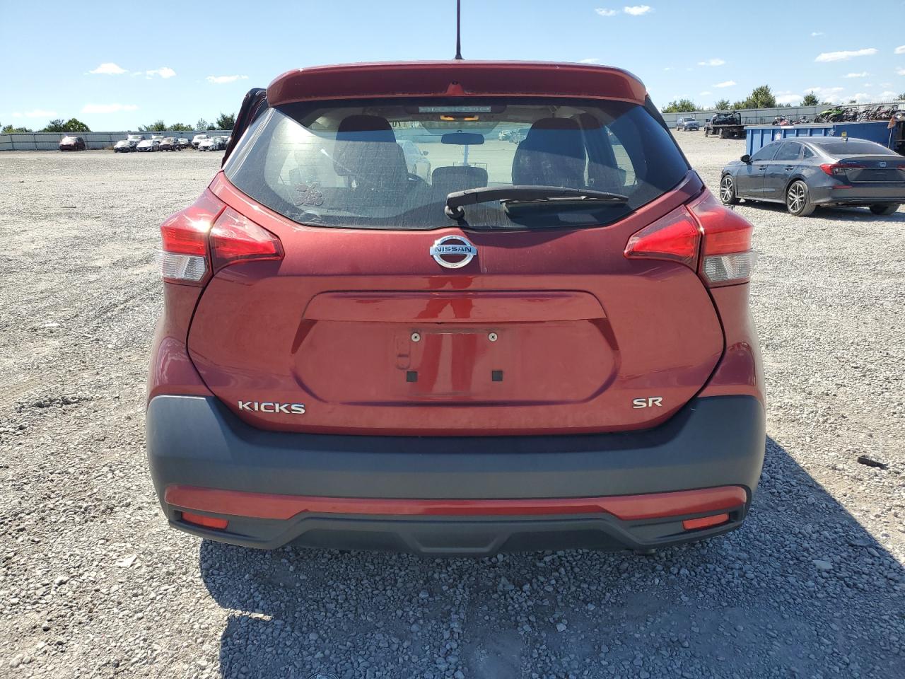 2018 Nissan Kicks S VIN: 3N1CP5CU1JL537570 Lot: 70274685