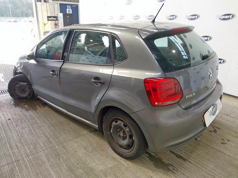 2010 VOLKSWAGEN POLO S