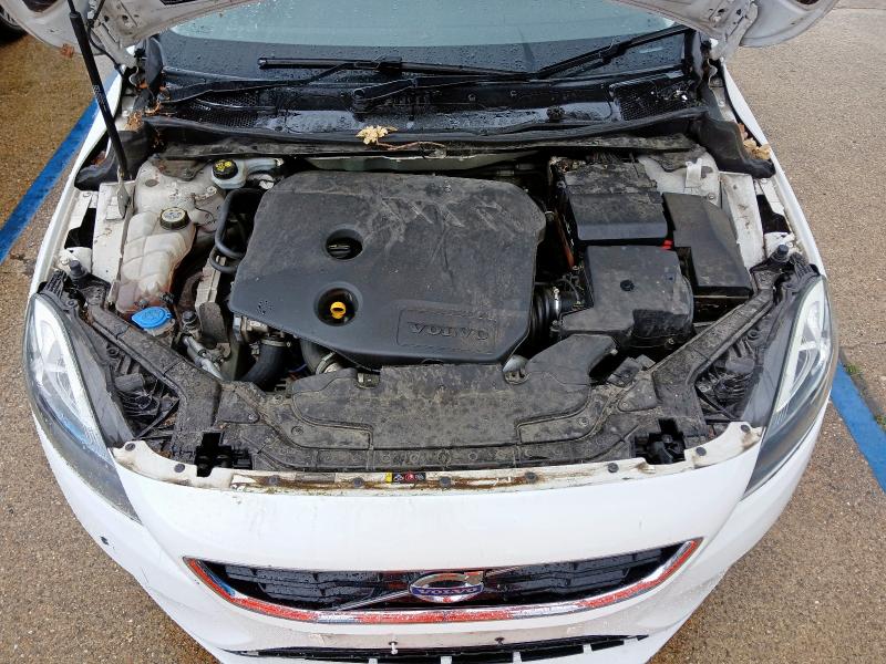 2015 VOLVO V40 SE D2 