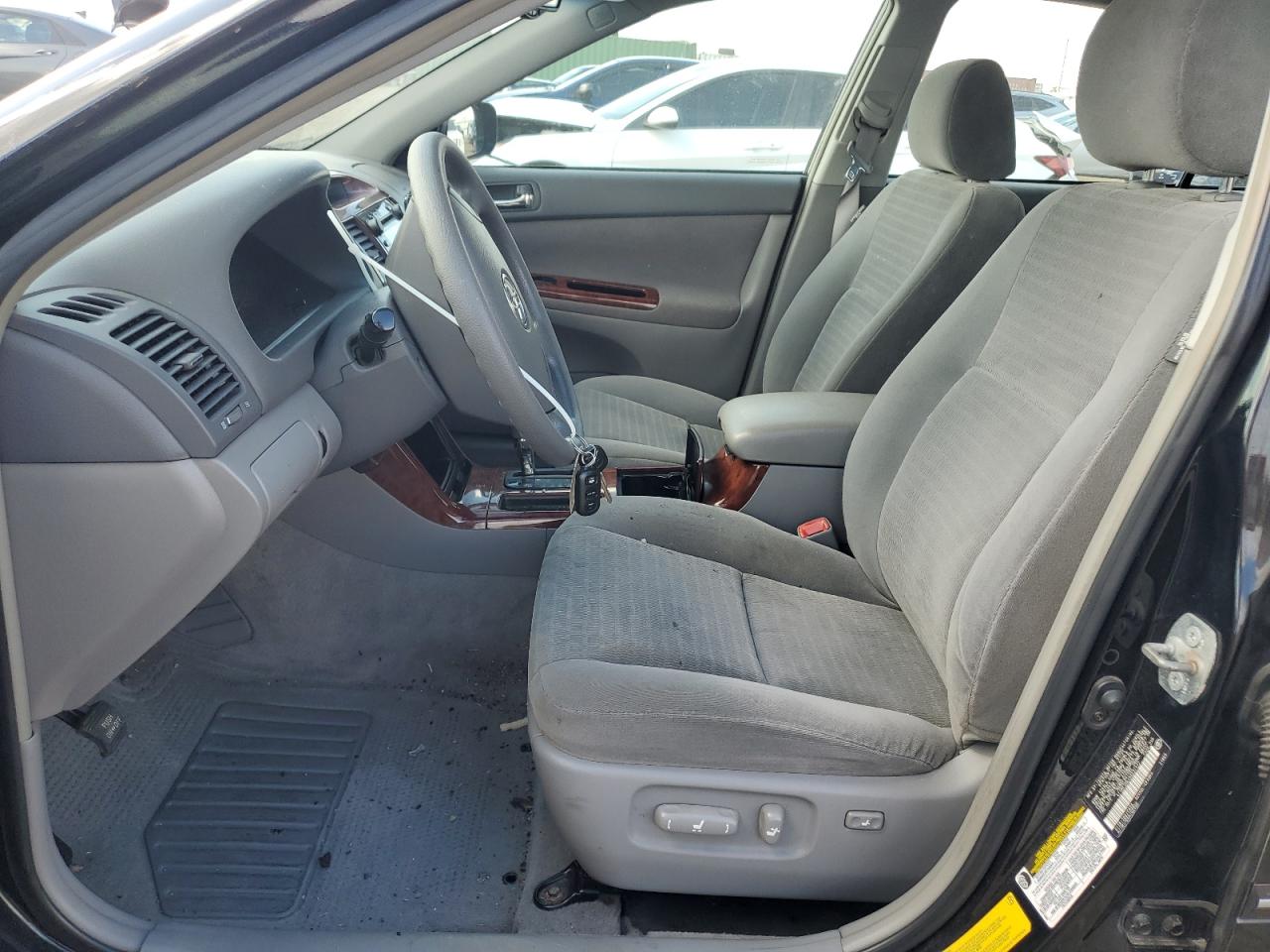 2005 Toyota Camry Le VIN: 4T1BE30K25U037477 Lot: 69819485