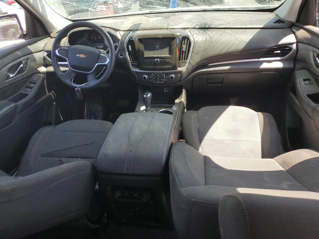2018 Chevrolet Traverse Ls VIN: 1GNERFKW0JJ101977 Lot: 70293985