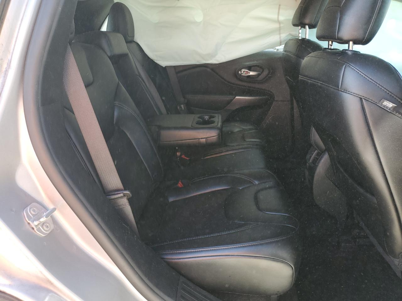 2019 Jeep Cherokee Latitude Plus VIN: 1C4PJLLB2KD318644 Lot: 92442435