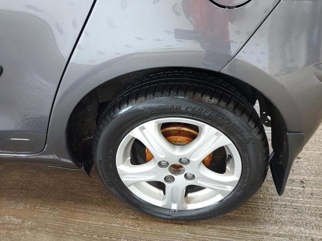 2010 TOYOTA YARIS TR V