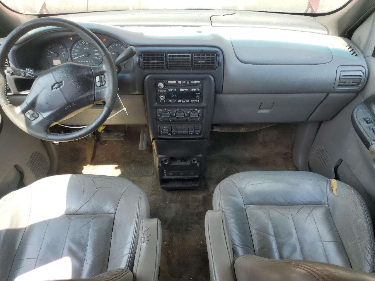 2004 Chevrolet Venture Luxury VIN: 1GNDV13E04D130706 Lot: 69271425