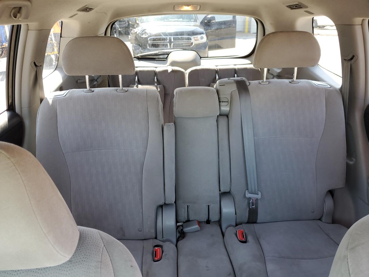 2011 Toyota Highlander Base VIN: 5TDZK3EH4BS027574 Lot: 69262065