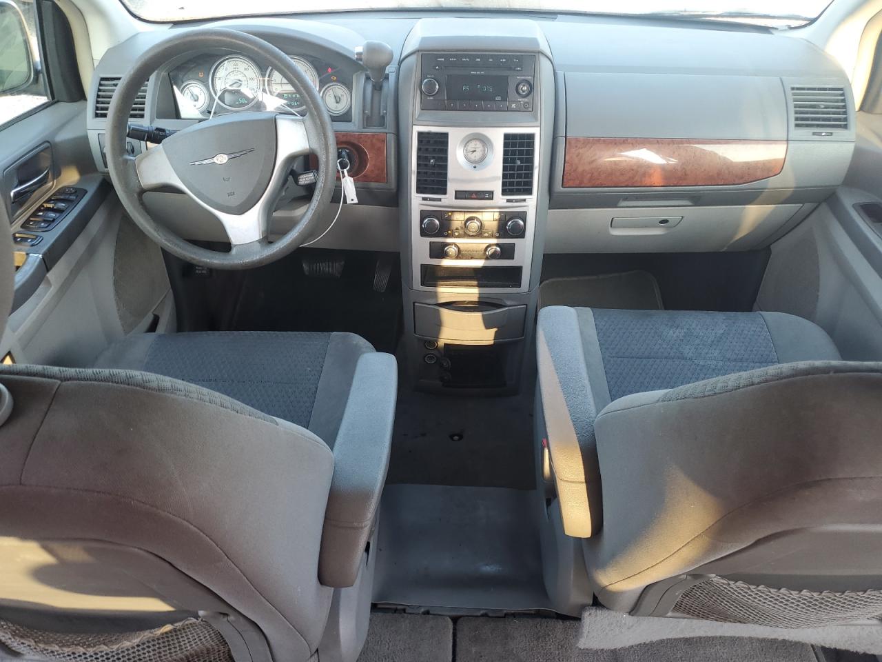 2009 Chrysler Town & Country Lx VIN: 2A8HR44E49R535852 Lot: 68336945