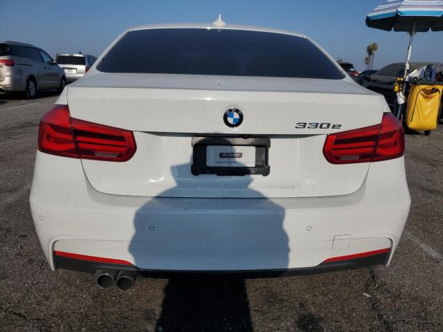  BMW 3 SERIES 2018 Белы