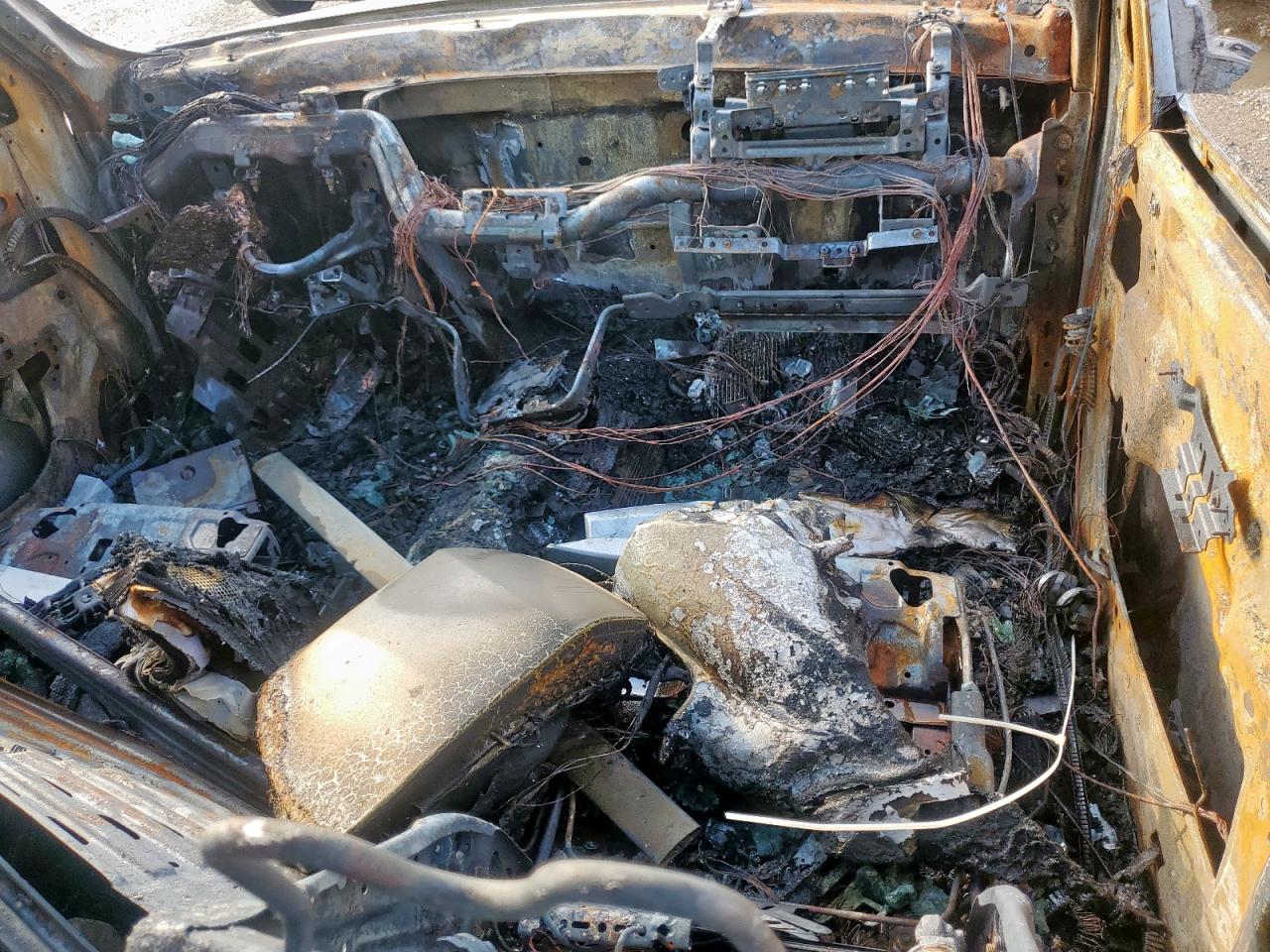 2013 GMC Yukon Xl C1500 Slt VIN: 1GKS1KE03DR365451 Lot: 70446345