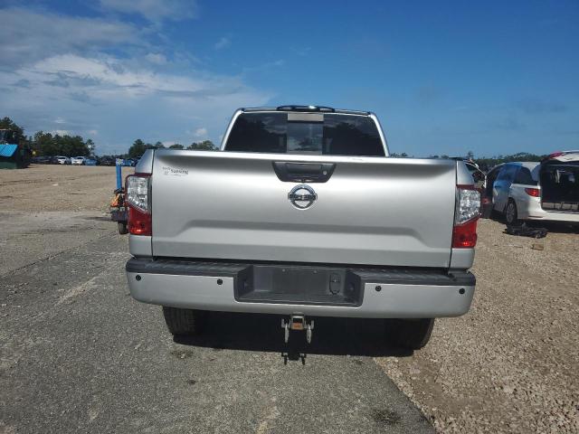  NISSAN TITAN 2017 Серебристый