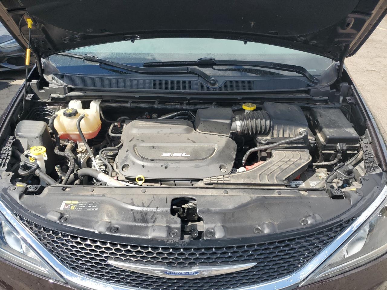 2017 Chrysler Pacifica Limited VIN: 2C4RC1GG4HR638499 Lot: 70708705