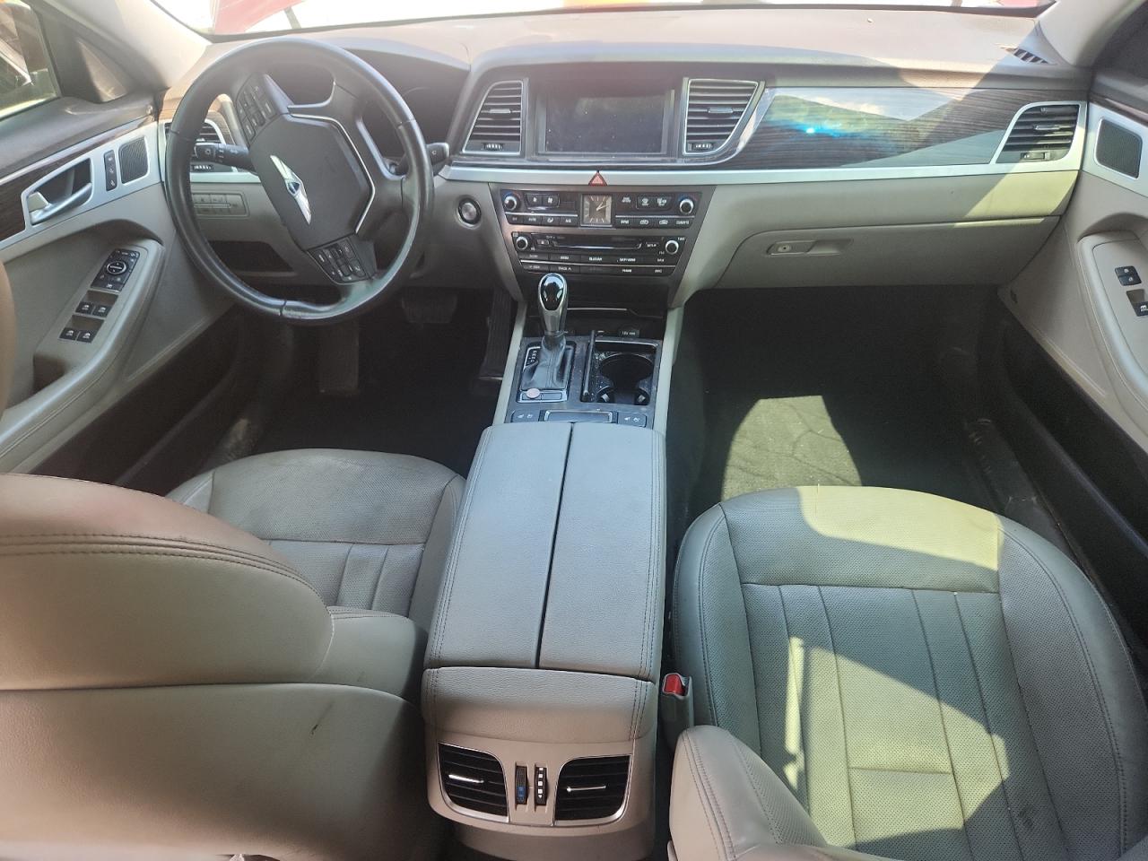 2015 Hyundai Genesis 3.8L VIN: KMHGN4JE3FU035551 Lot: 69304085