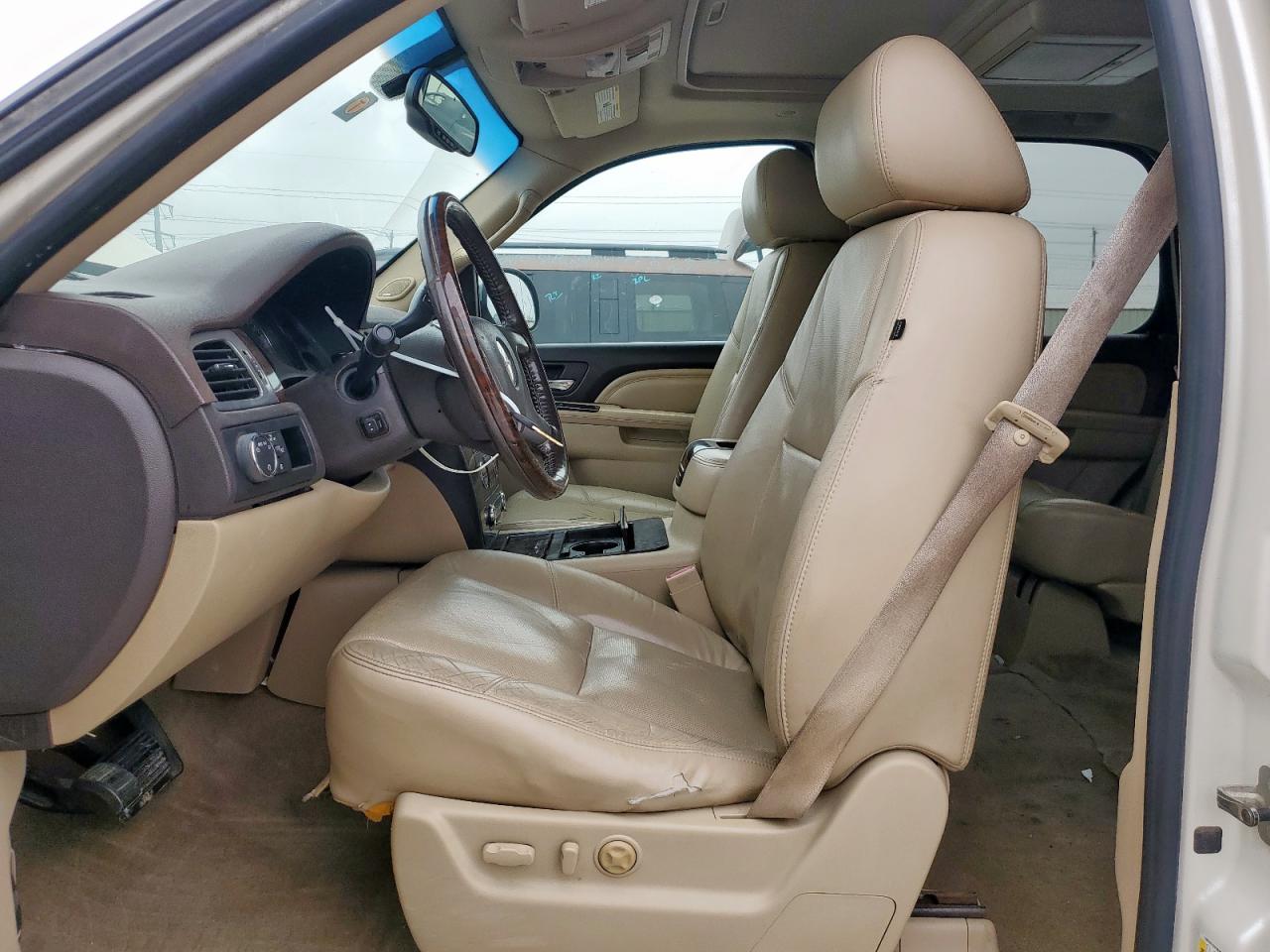 2011 GMC Yukon Denali VIN: 1GKS1EEF0BR200170 Lot: 70354145