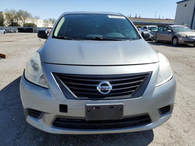  NISSAN VERSA 2014 Srebrny