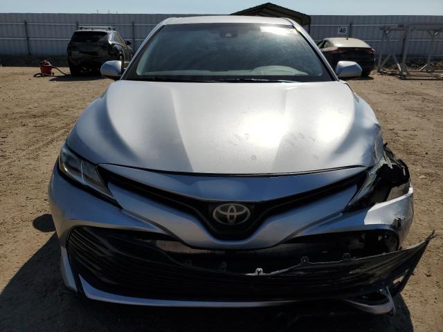  TOYOTA CAMRY 2019 Серебристый