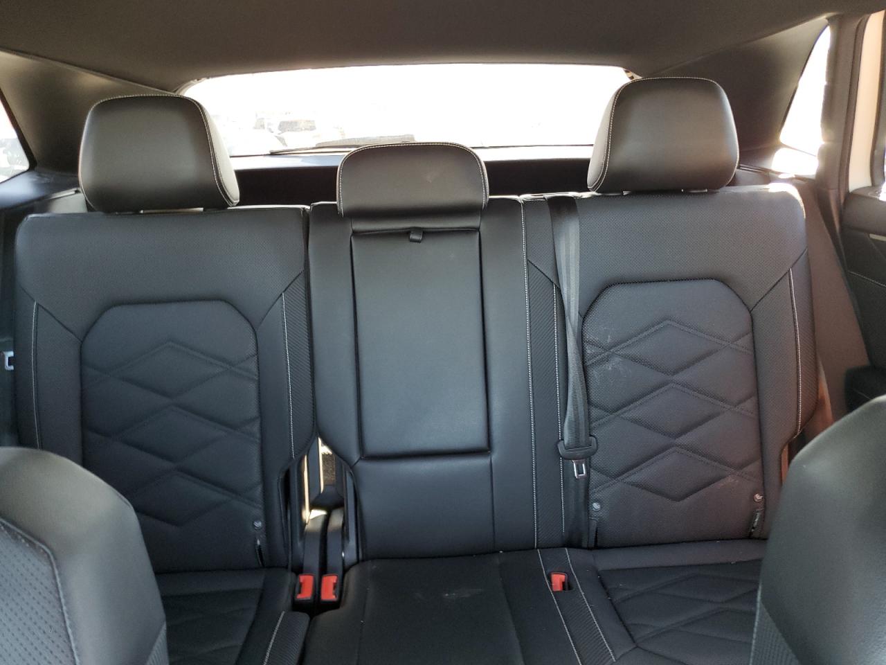 2024 Volkswagen Atlas Cross Sport Se VIN: 1V2WE2CA3RC253500 Lot: 70258105