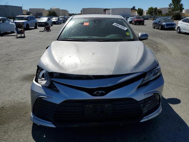  TOYOTA CAMRY 2023 Серебристый