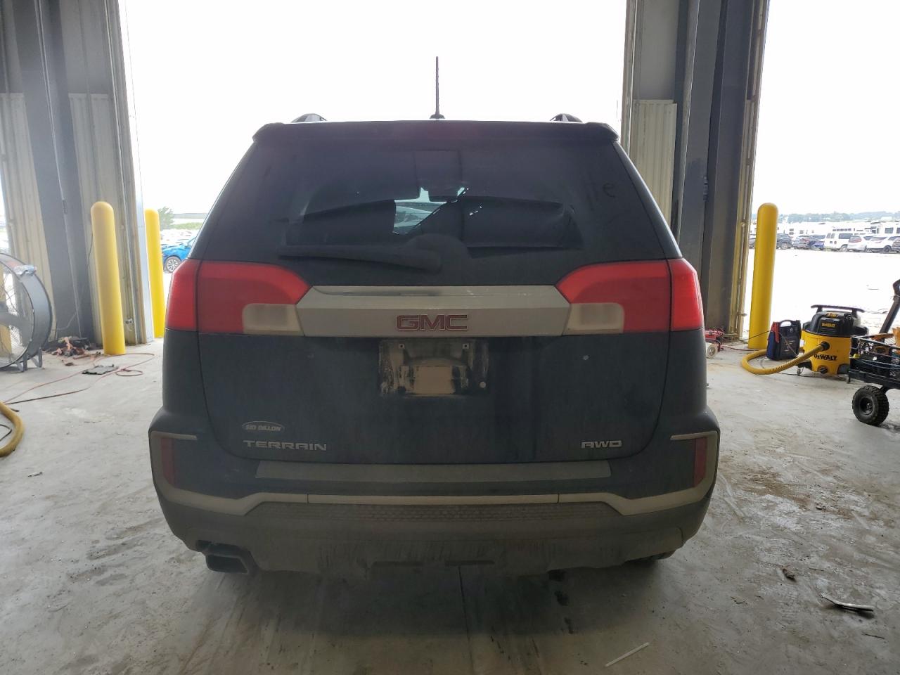 2GKFLTEK4H6280607 2017 GMC Terrain Sle