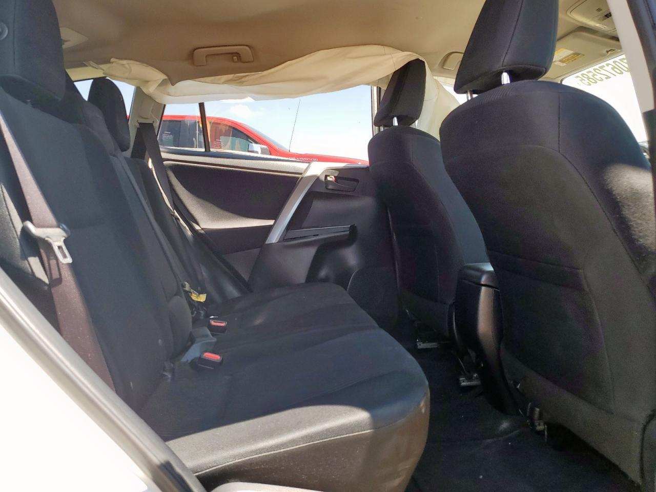 2017 Toyota Rav4 Le VIN: JTMZFREV3HJ144145 Lot: 70672585