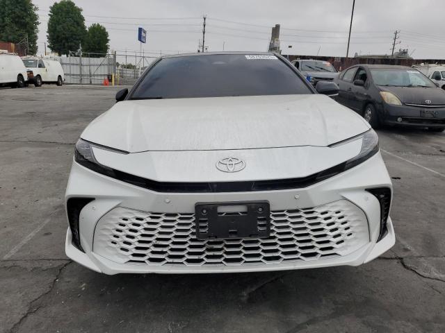  TOYOTA CAMRY 2025 Белы