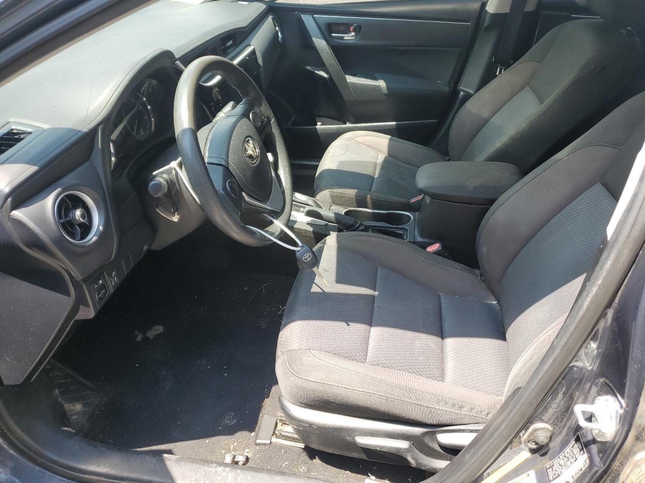 2018 Toyota Corolla L VIN: 5YFBURHE9JP748075 Lot: 67520535