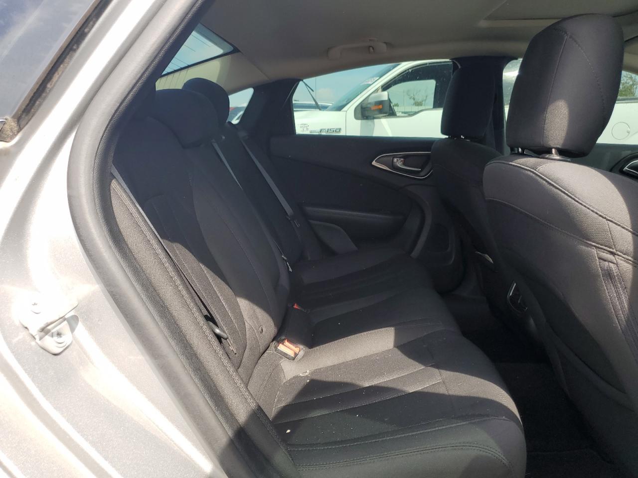 2016 Chrysler 200 Limited VIN: 1C3CCCAB2GN172425 Lot: 68744995