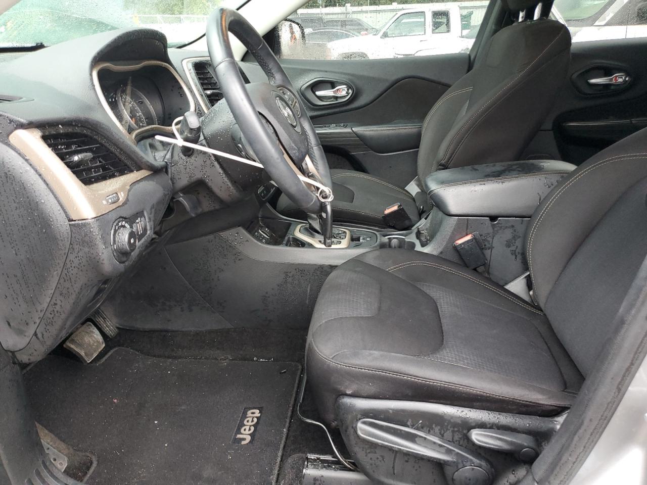 2015 Jeep Cherokee Latitude VIN: 1C4PJLCB9FW706738 Lot: 69119845