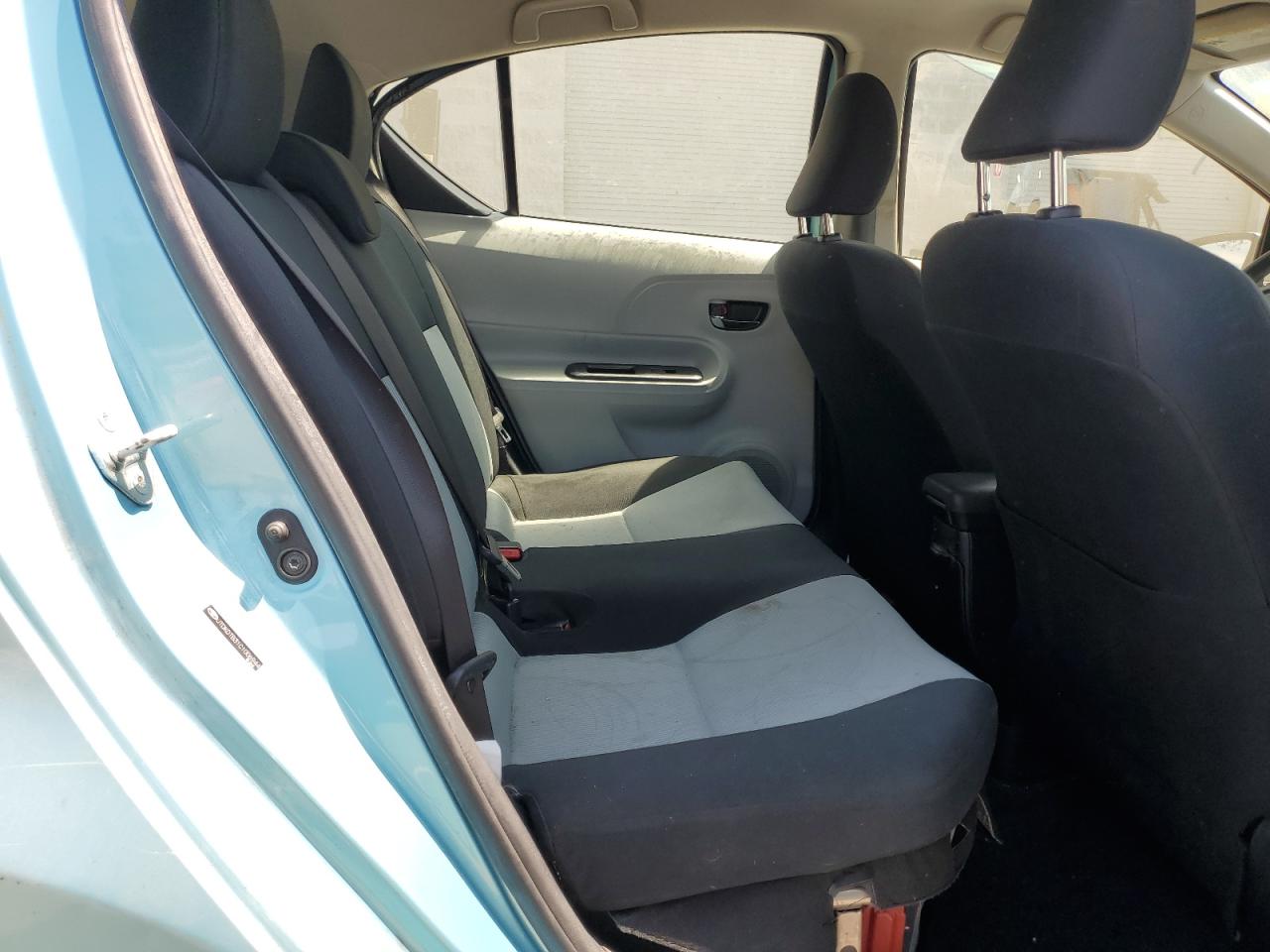 2012 Toyota Prius C VIN: JTDKDTB31C1006944 Lot: 70233625