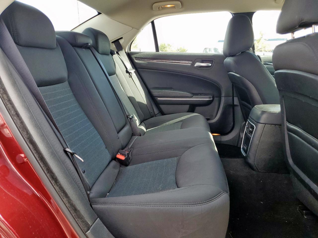 2019 Chrysler 300 Touring VIN: 2C3CCAAG5KH667624 Lot: 70316915