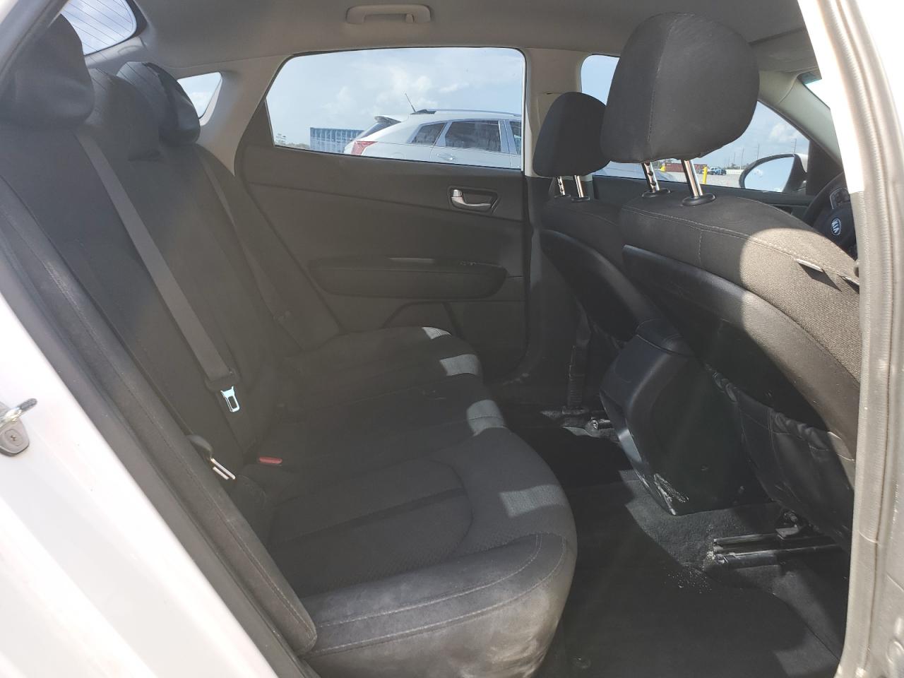 2018 Kia Optima Lx VIN: 5XXGT4L36JG237725 Lot: 70820295