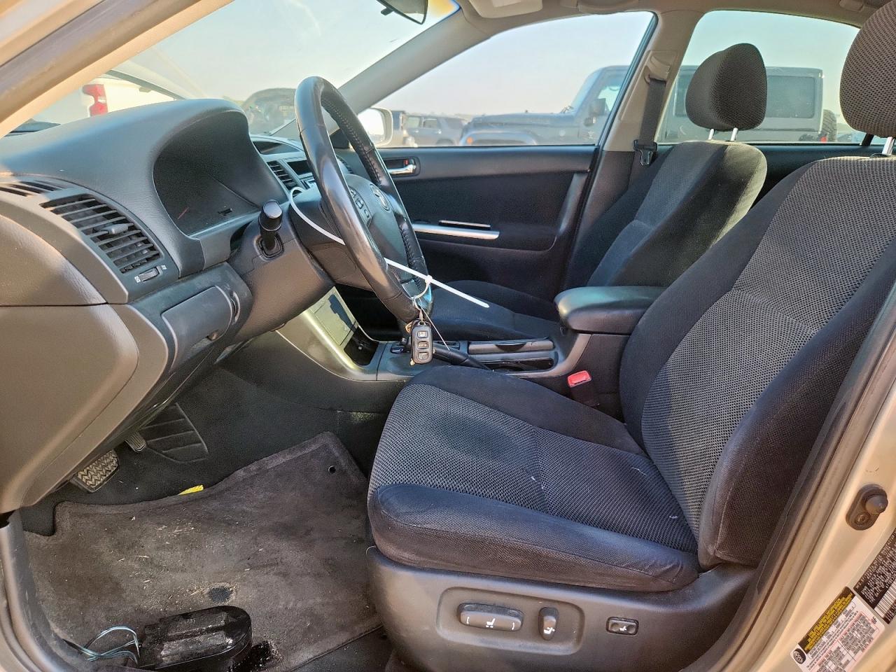 2005 Toyota Camry Le VIN: 4T1BE32K75U526986 Lot: 69859045