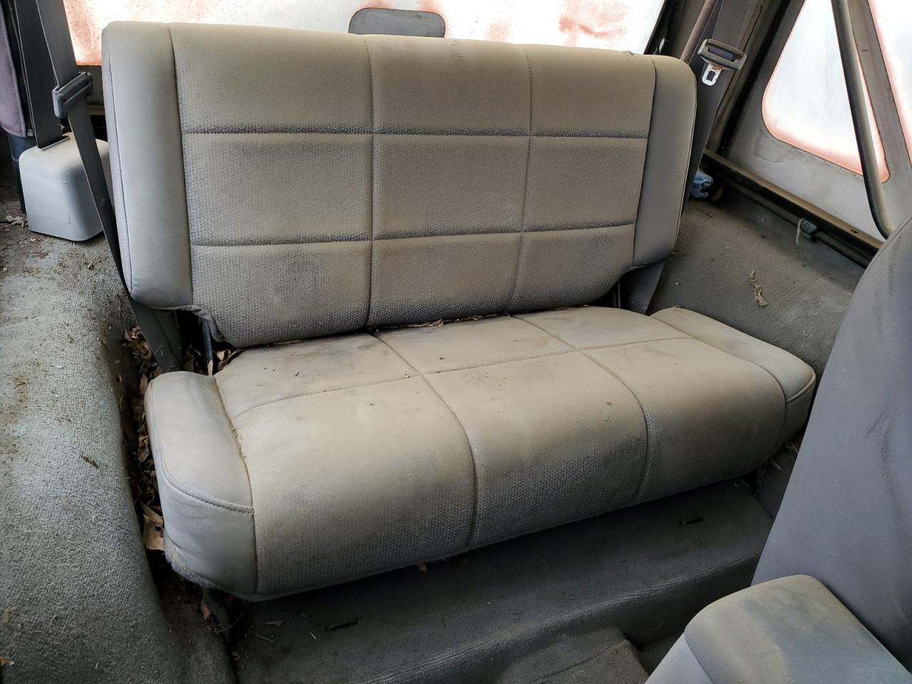 1998 Jeep Wrangler / Tj Sport VIN: 1J4FY19S5WP713676 Lot: 70188165