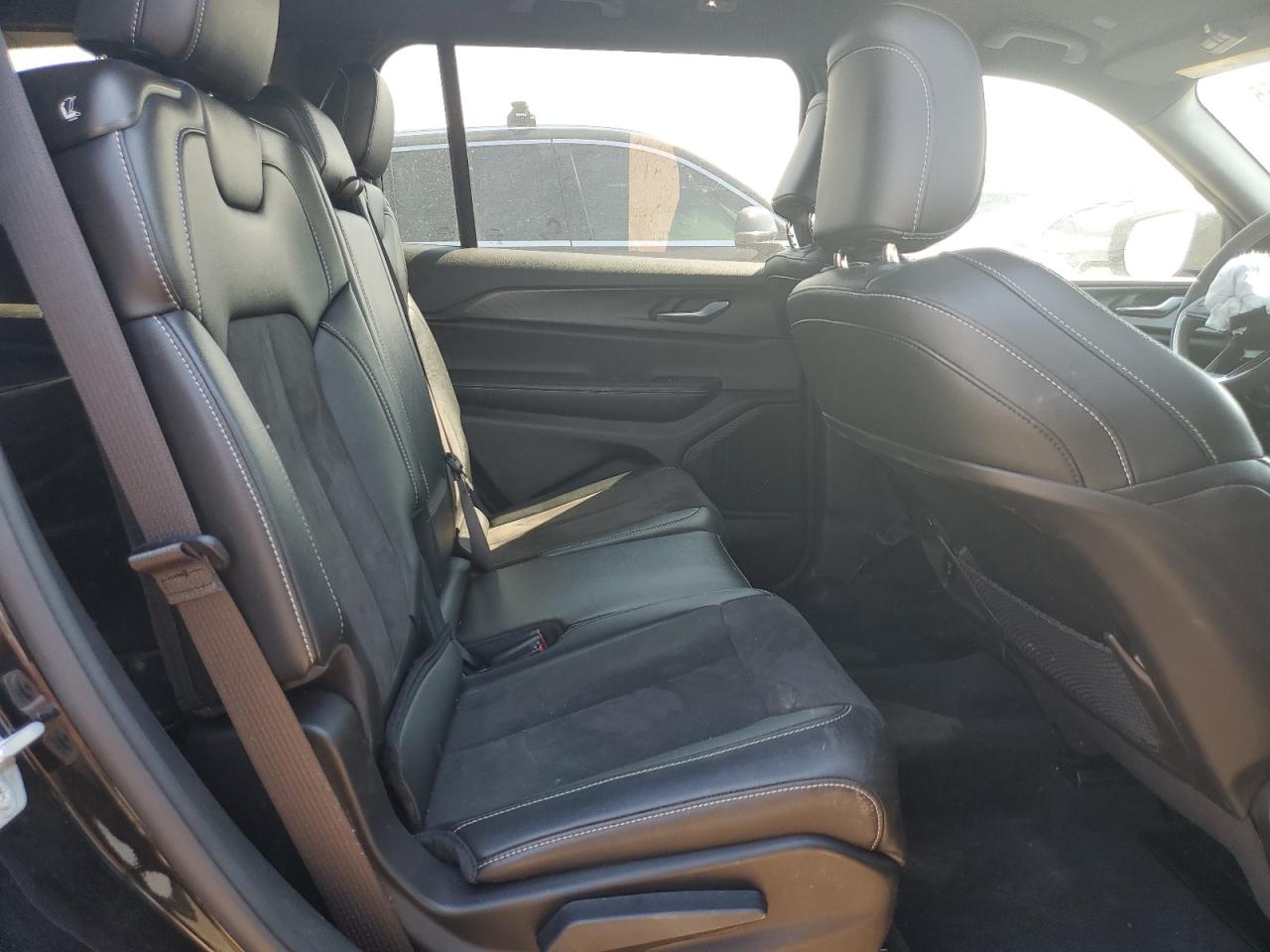 1C4RJKAG6R8522156 2024 Jeep Grand Cherokee L Laredo