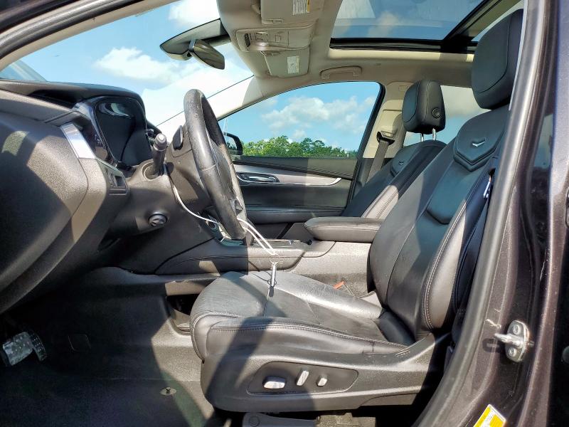  CADILLAC XT5 2018 Угольный