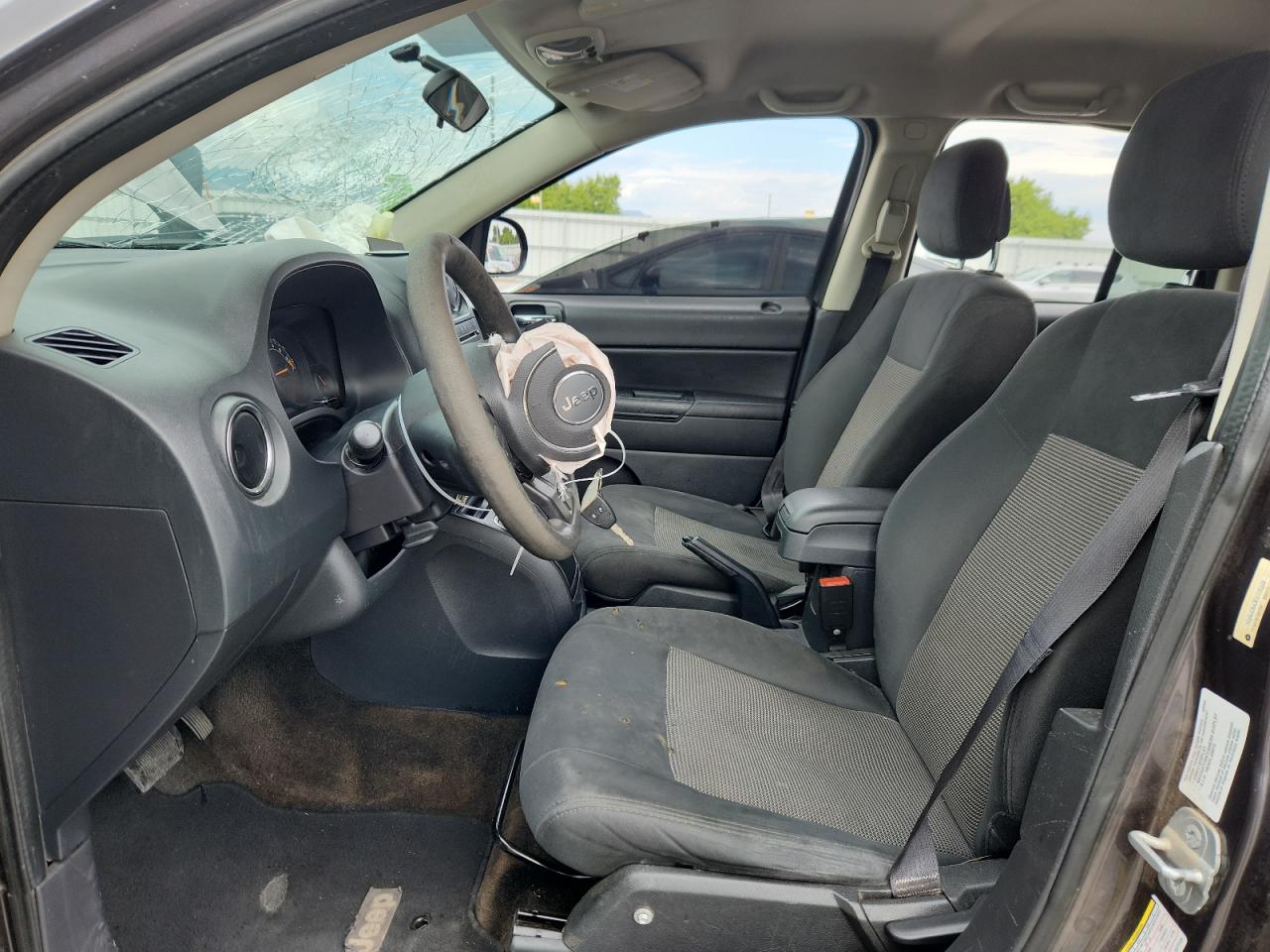 2014 Jeep Compass Sport VIN: 1C4NJCBA3ED772129 Lot: 70600535