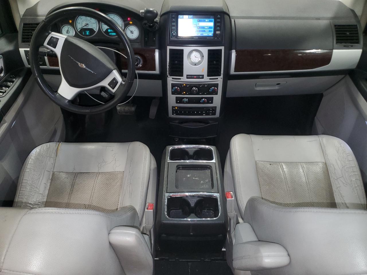 2010 Chrysler Town & Country Touring Plus VIN: 2A4RR8DX7AR330352 Lot: 67057955