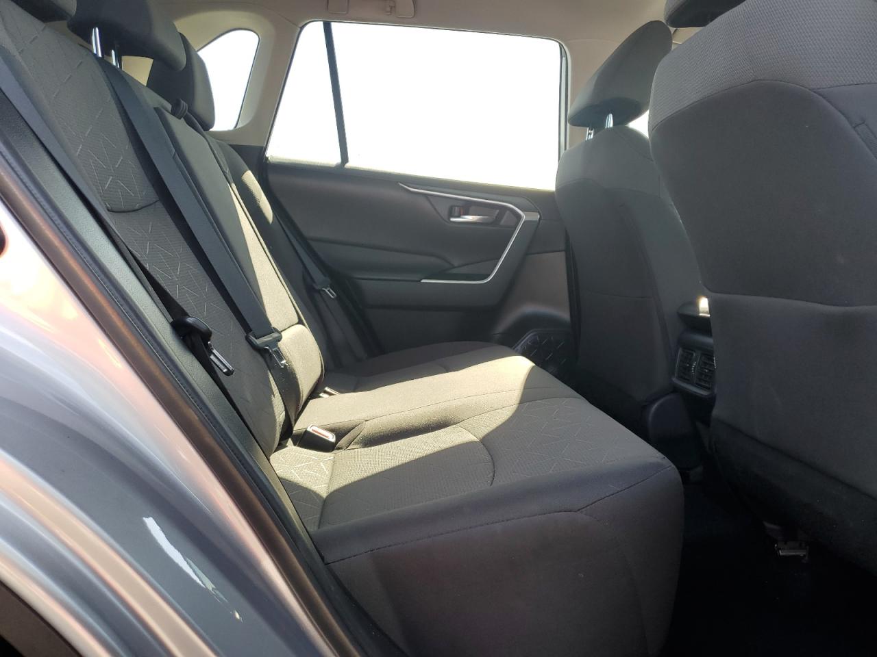 2021 Toyota Rav4 Xle VIN: 2T3W1RFV4MC095518 Lot: 69842275