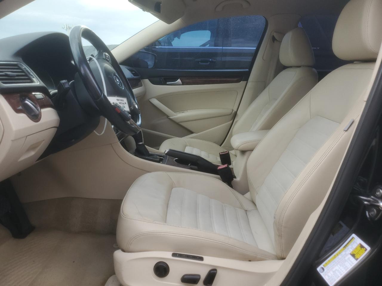 2013 Volkswagen Passat Sel VIN: 1VWCM7A38DC055896 Lot: 70320085