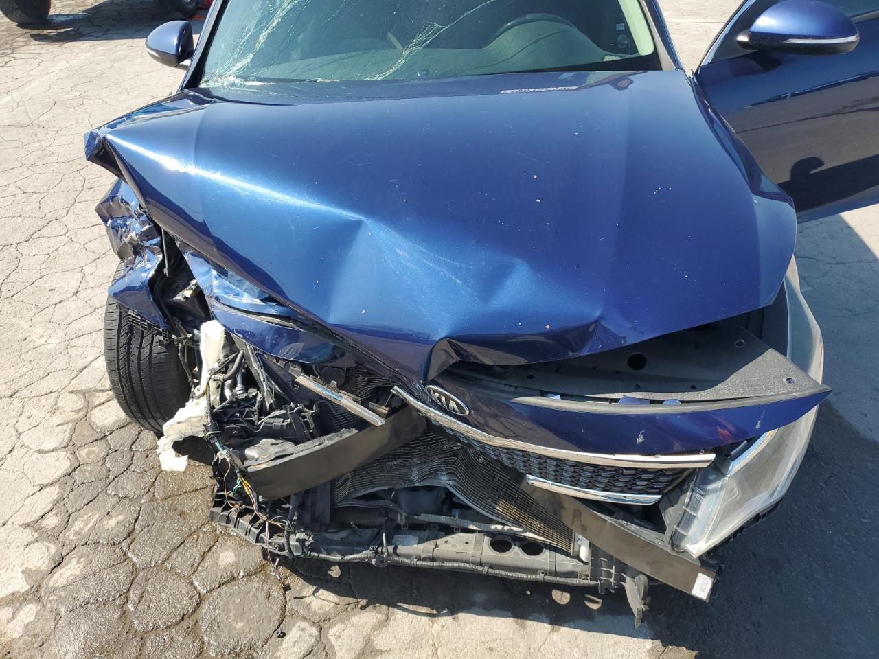 2017 Kia Optima Lx VIN: 5XXGT4L30HG140241 Lot: 70012915