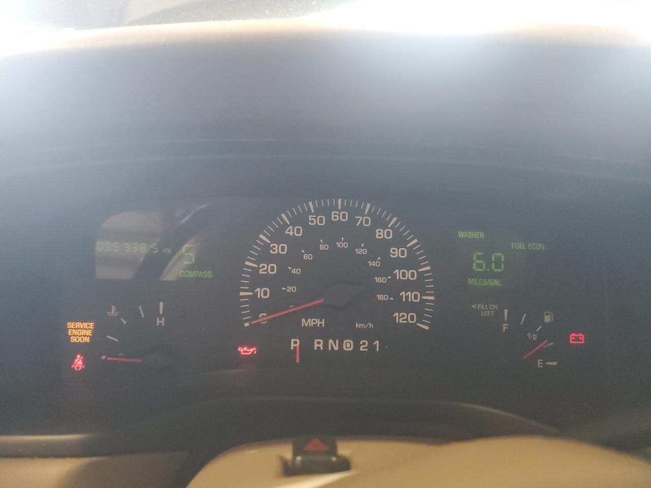 2001 Lincoln Town Car Signature VIN: 1LNHM82W41Y733433 Lot: 68140525