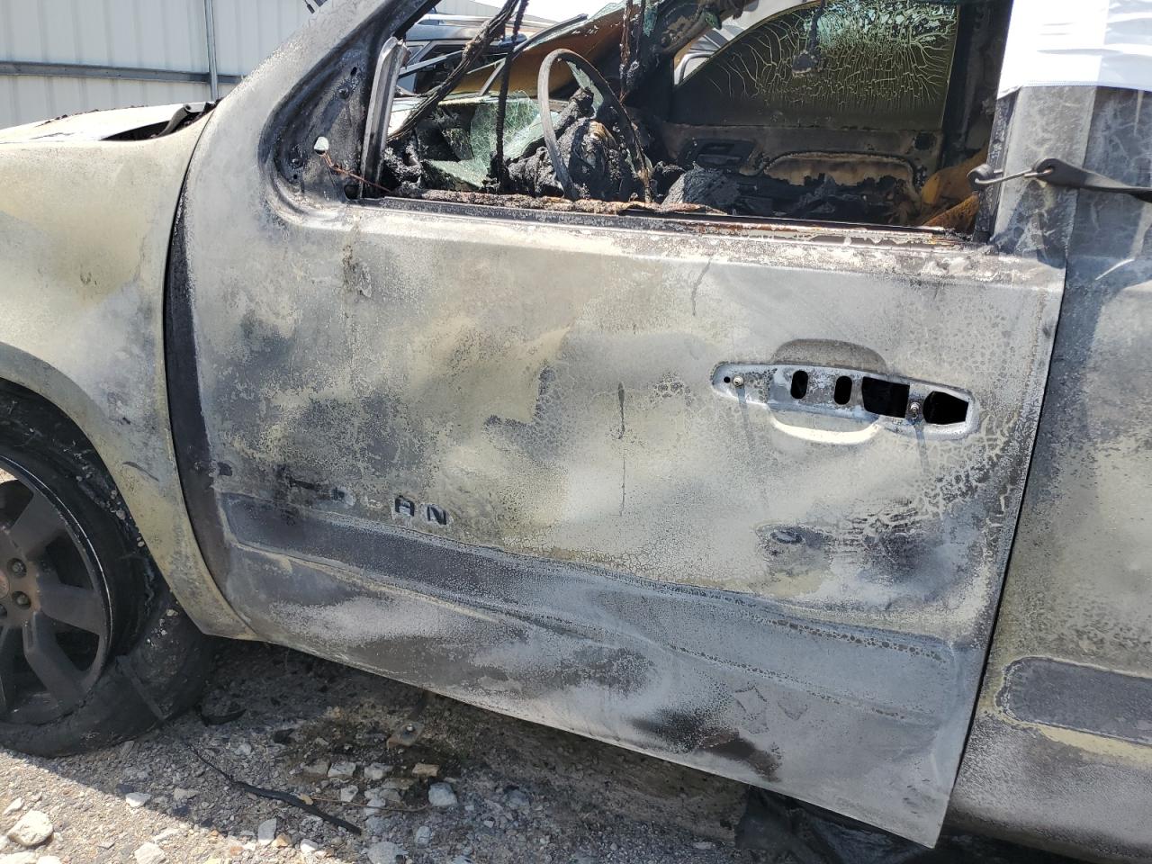 2012 Chevrolet Suburban K1500 Lt VIN: 1GNSKJE79CR107702 Lot: 67795355