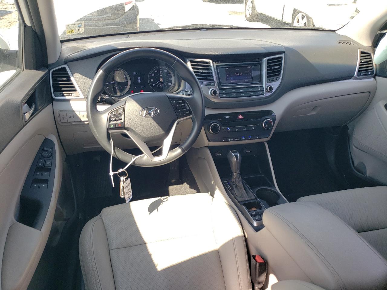 KM8J33A22GU106980 2016 Hyundai Tucson Limited