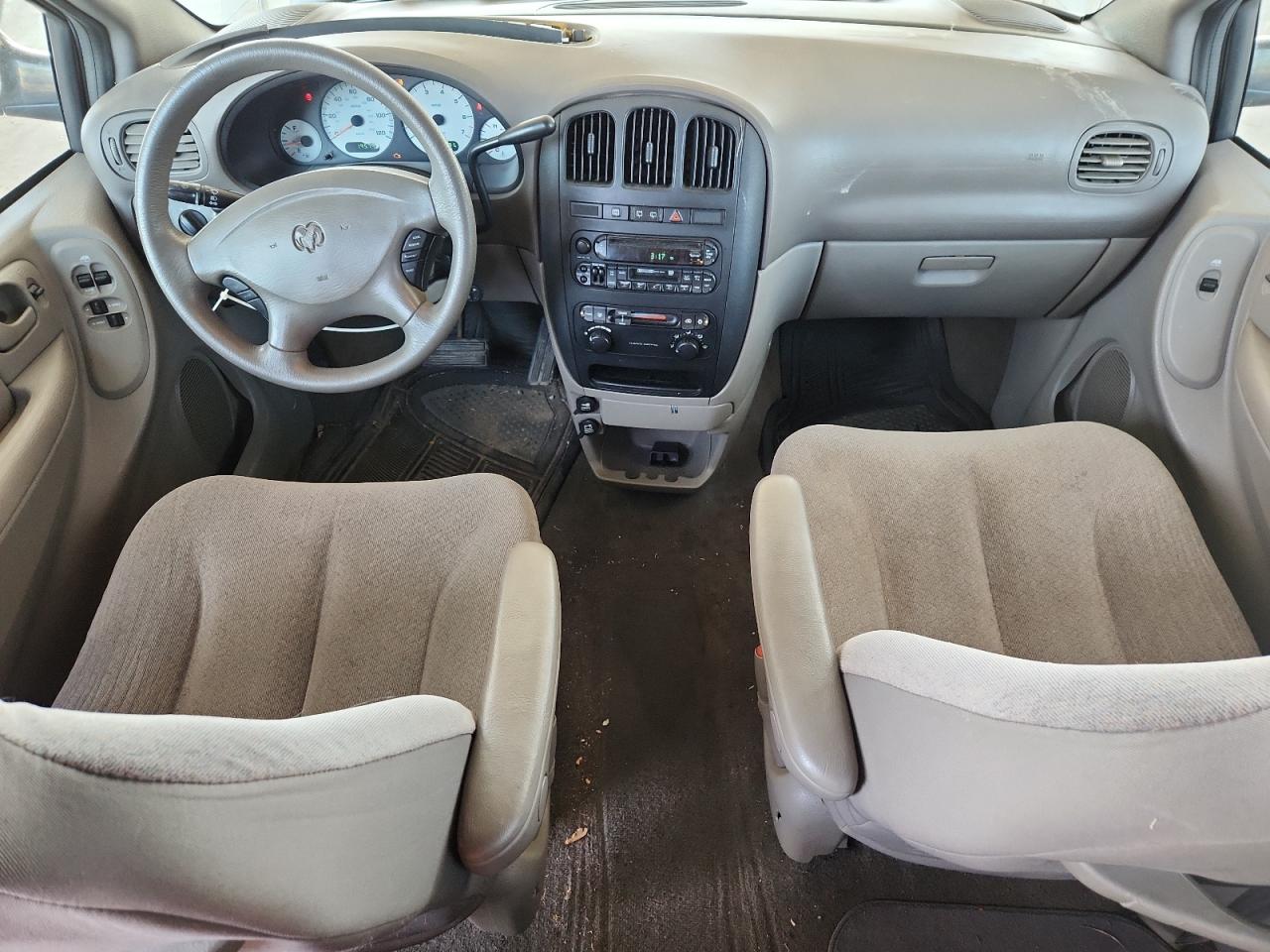 2003 Dodge Caravan Sport VIN: 1D4GP45303B111700 Lot: 69298565