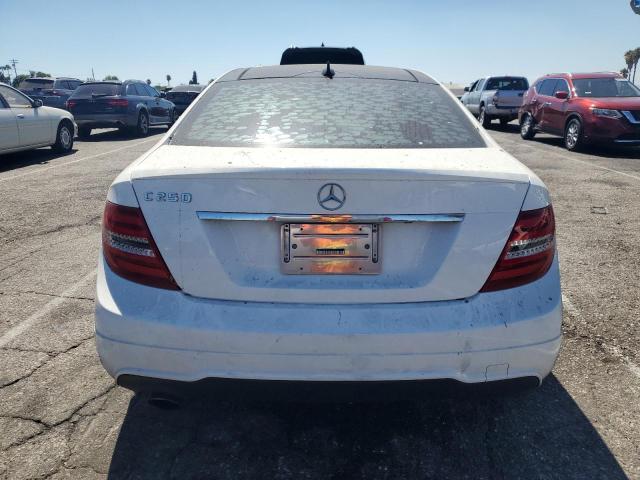  MERCEDES-BENZ C-CLASS 2015 Biały
