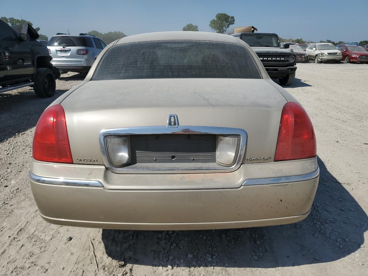 2007 Lincoln Town Car Signature Limited VIN: 1LNHM82W67Y614095 Lot: 69007265