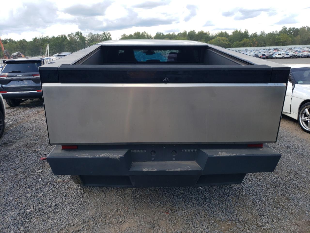 2024 Tesla Cybertruck VIN: 7G2CEHED4RA012413 Lot: 70185505