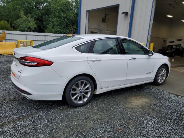 Седани FORD FUSION 2017 Білий