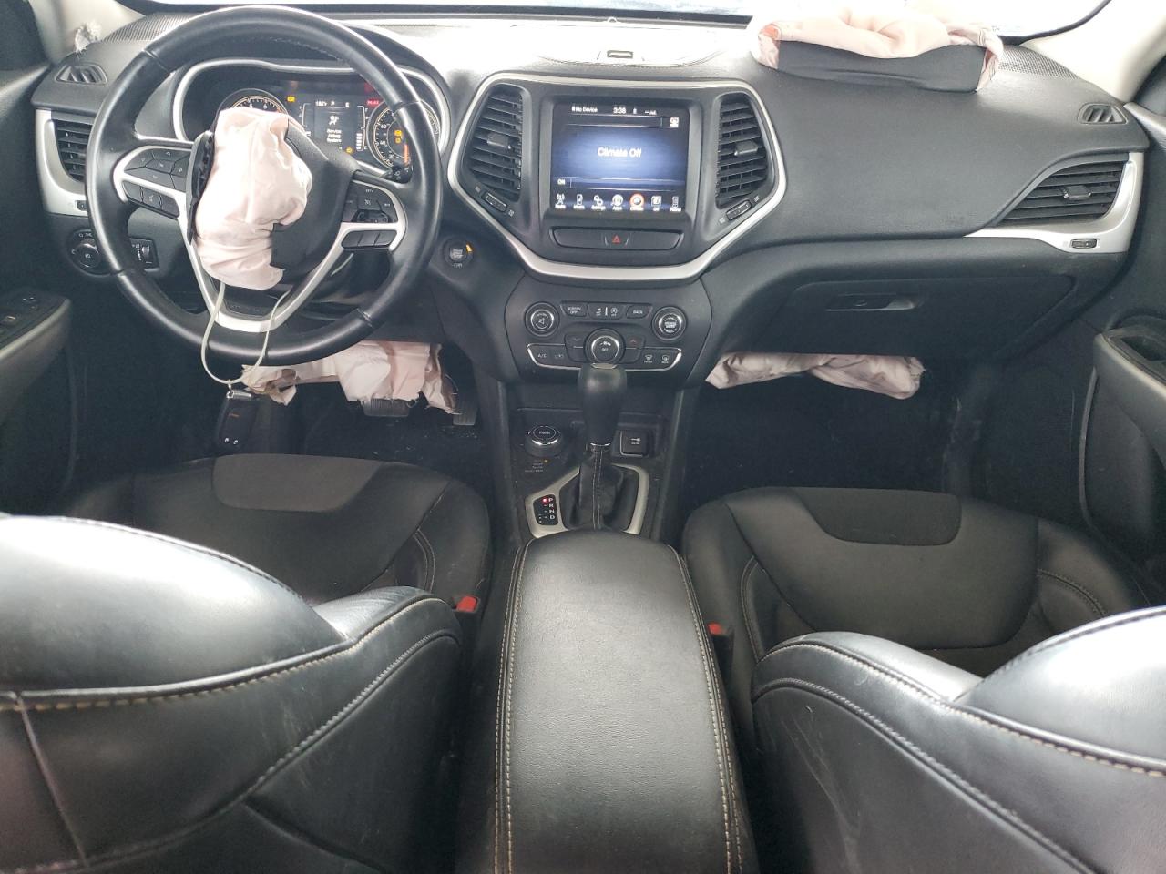 2018 Jeep Cherokee Latitude Plus VIN: 1C4PJMLX3JD602543 Lot: 69680135