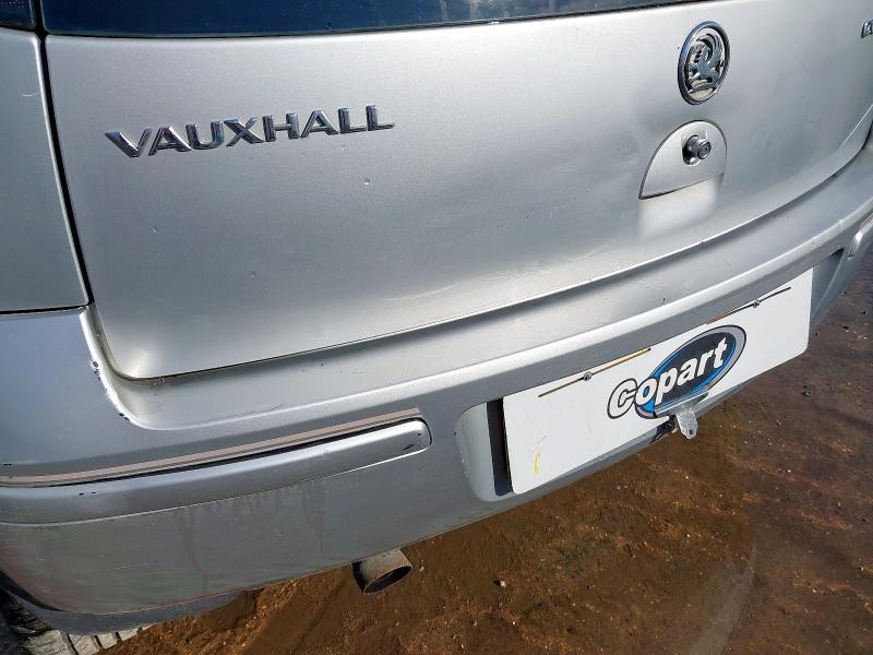 2004 VAUXHALL CORSA DESIGN