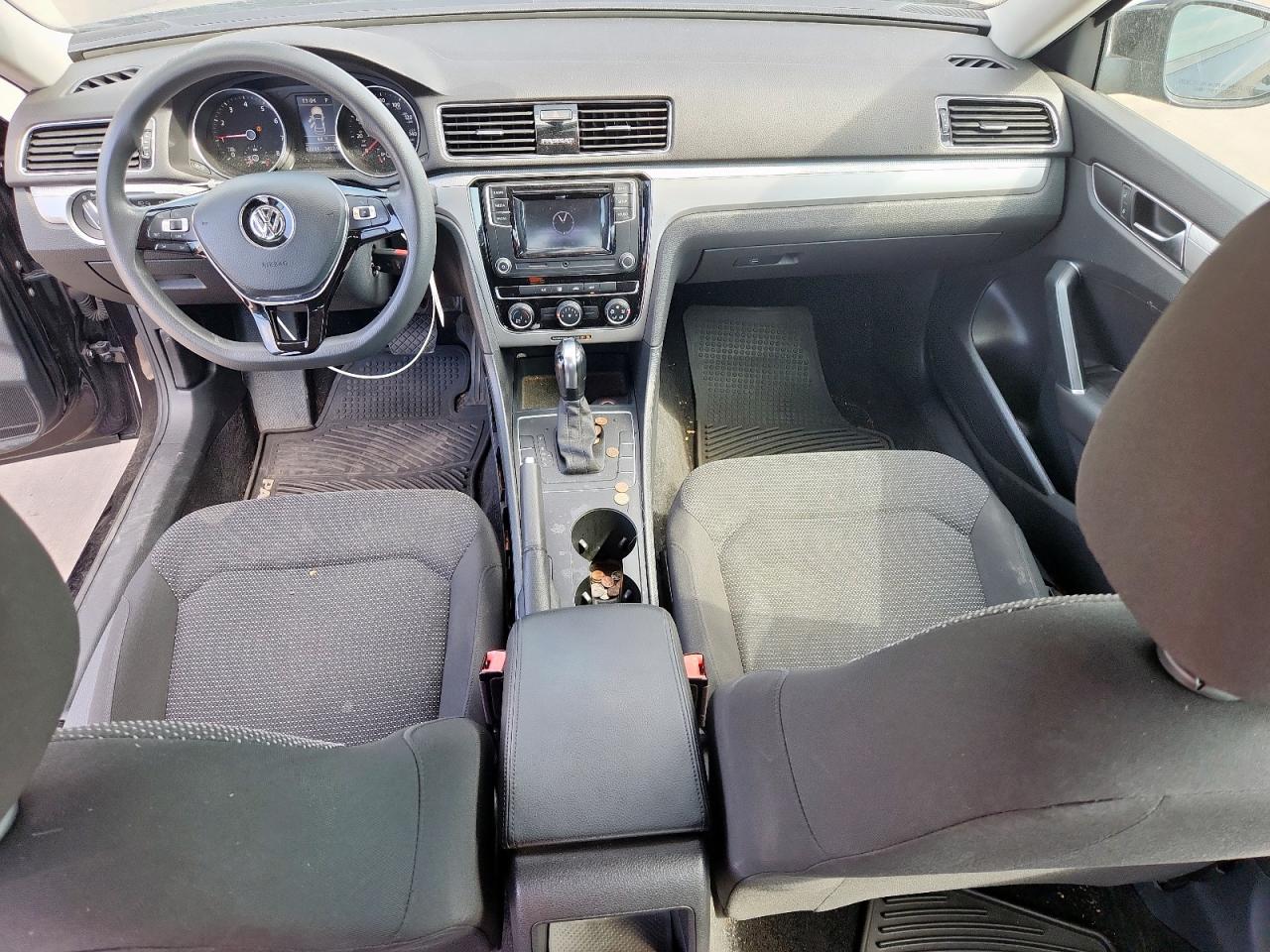 2018 Volkswagen Passat S VIN: 1VWAA7A30JC012147 Lot: 70036285